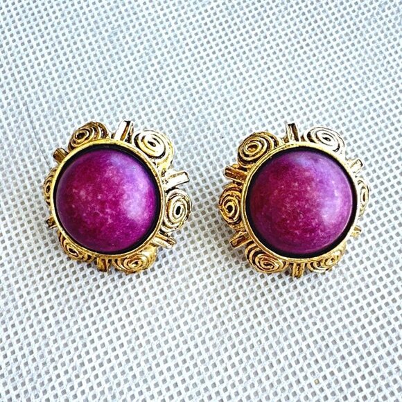 Vintage Gold Tone Clip-On Earrings With Purple Stone Accent - Picture 1 of 4